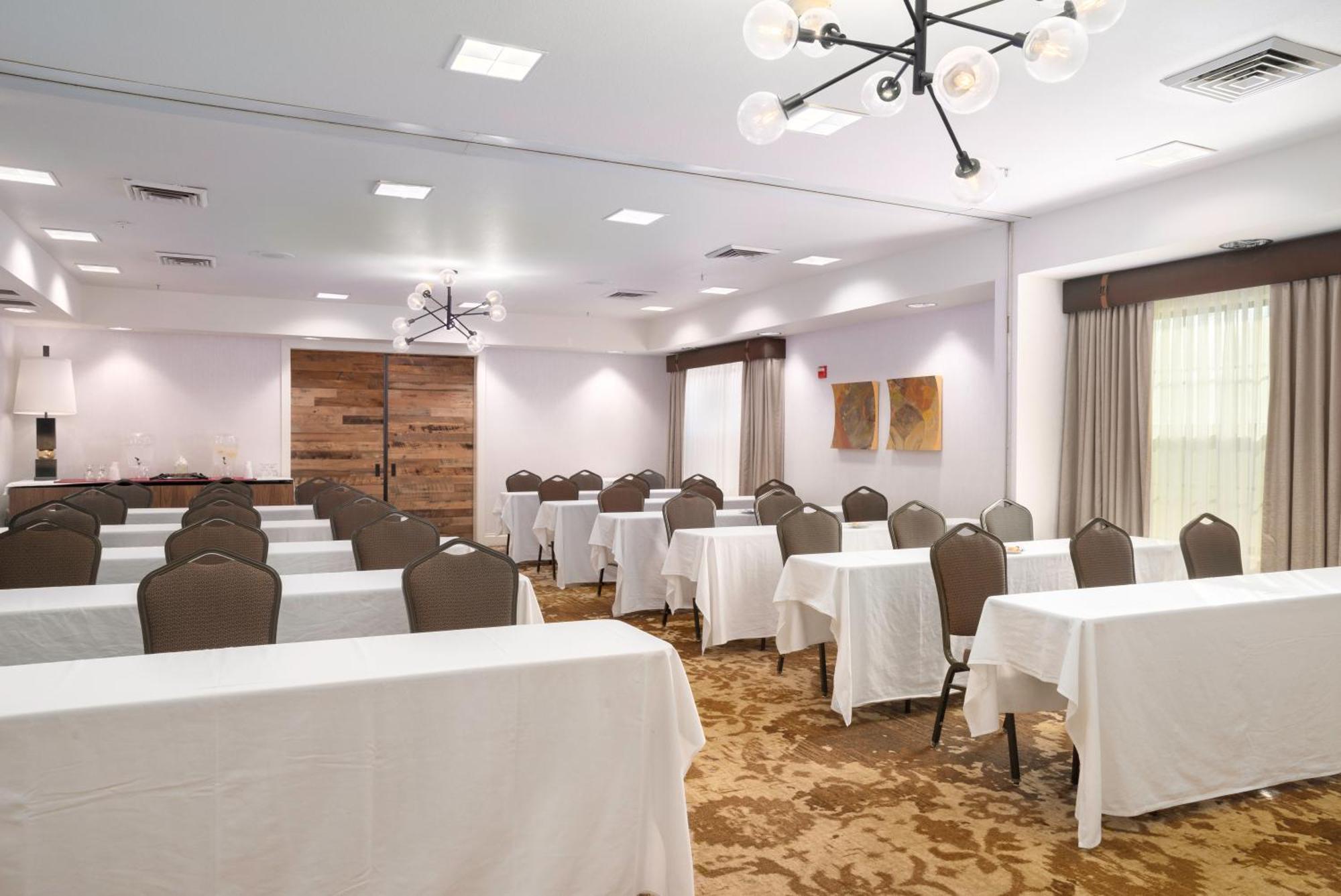 Hilton Garden Inn Phoenix Airport Exterior foto